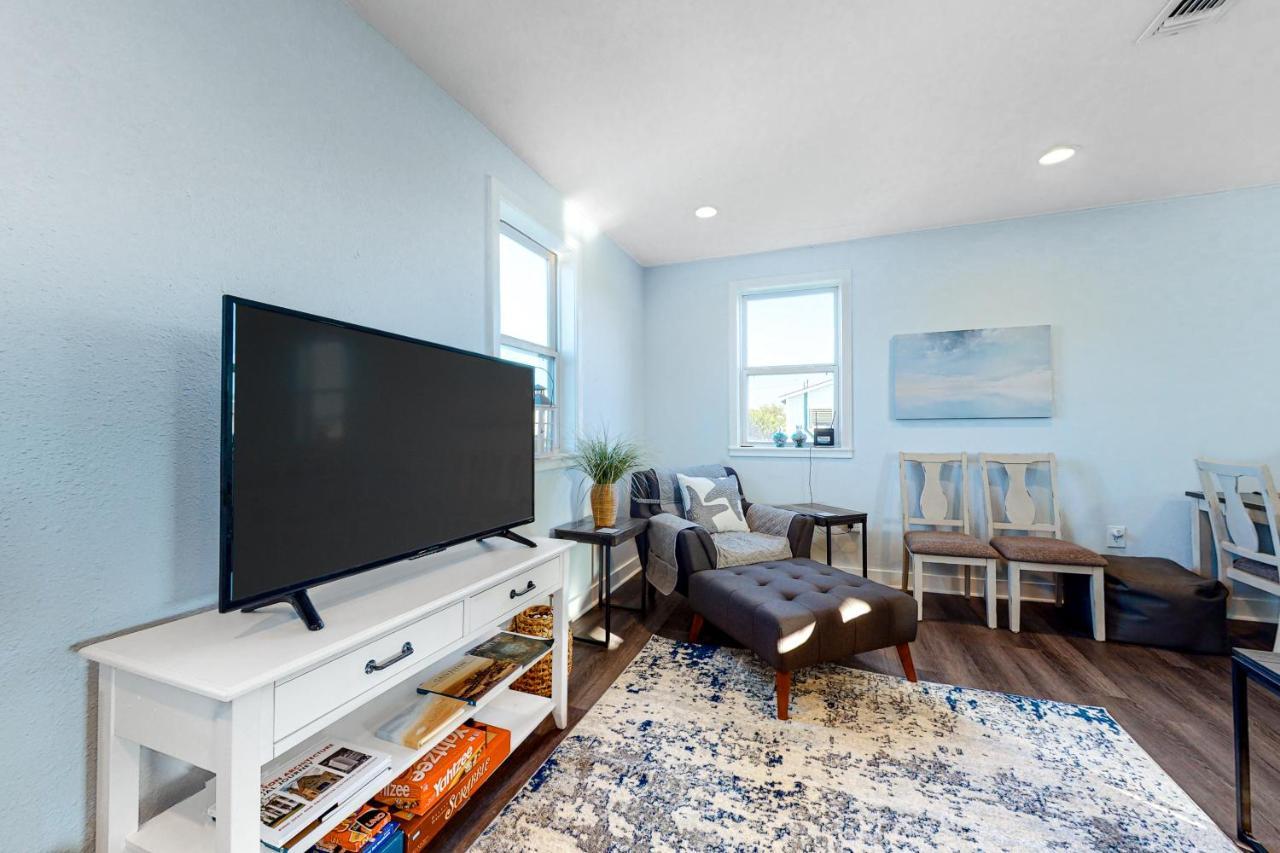 Oasis By The Bay-Upstairs Unit Villa Galveston Exterior photo