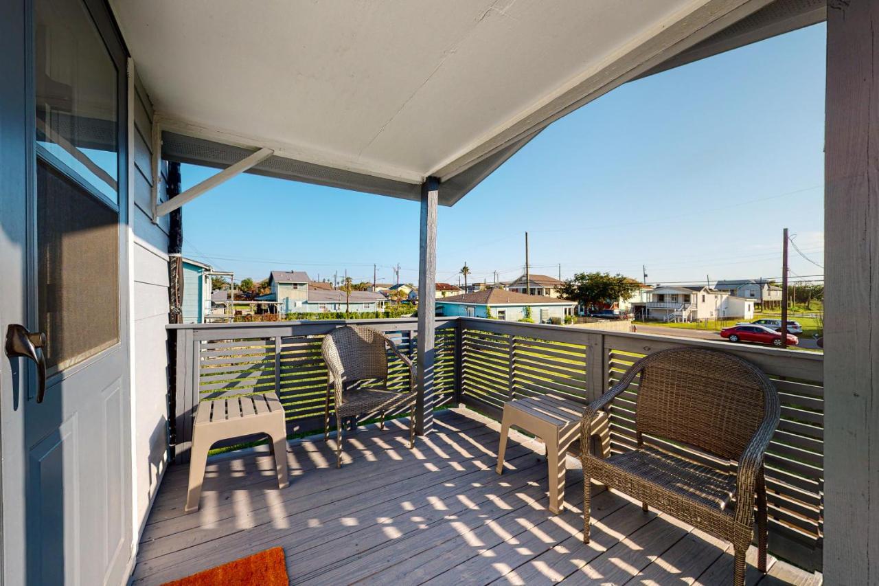 Oasis By The Bay-Upstairs Unit Villa Galveston Exterior photo